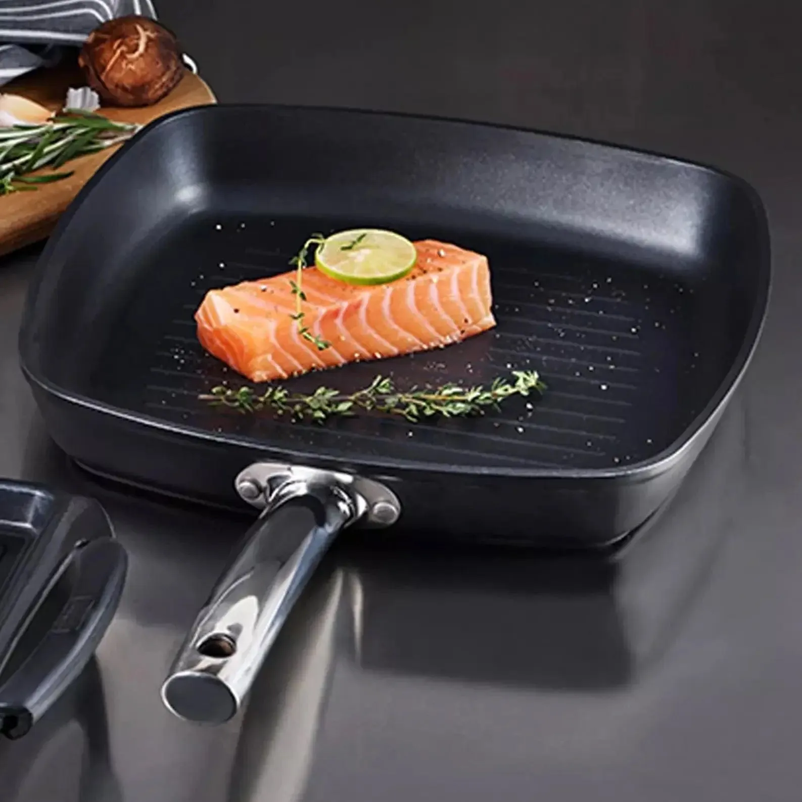 MasterPro Foodies Grill Pan With Handle Forged Aluminium 28cm