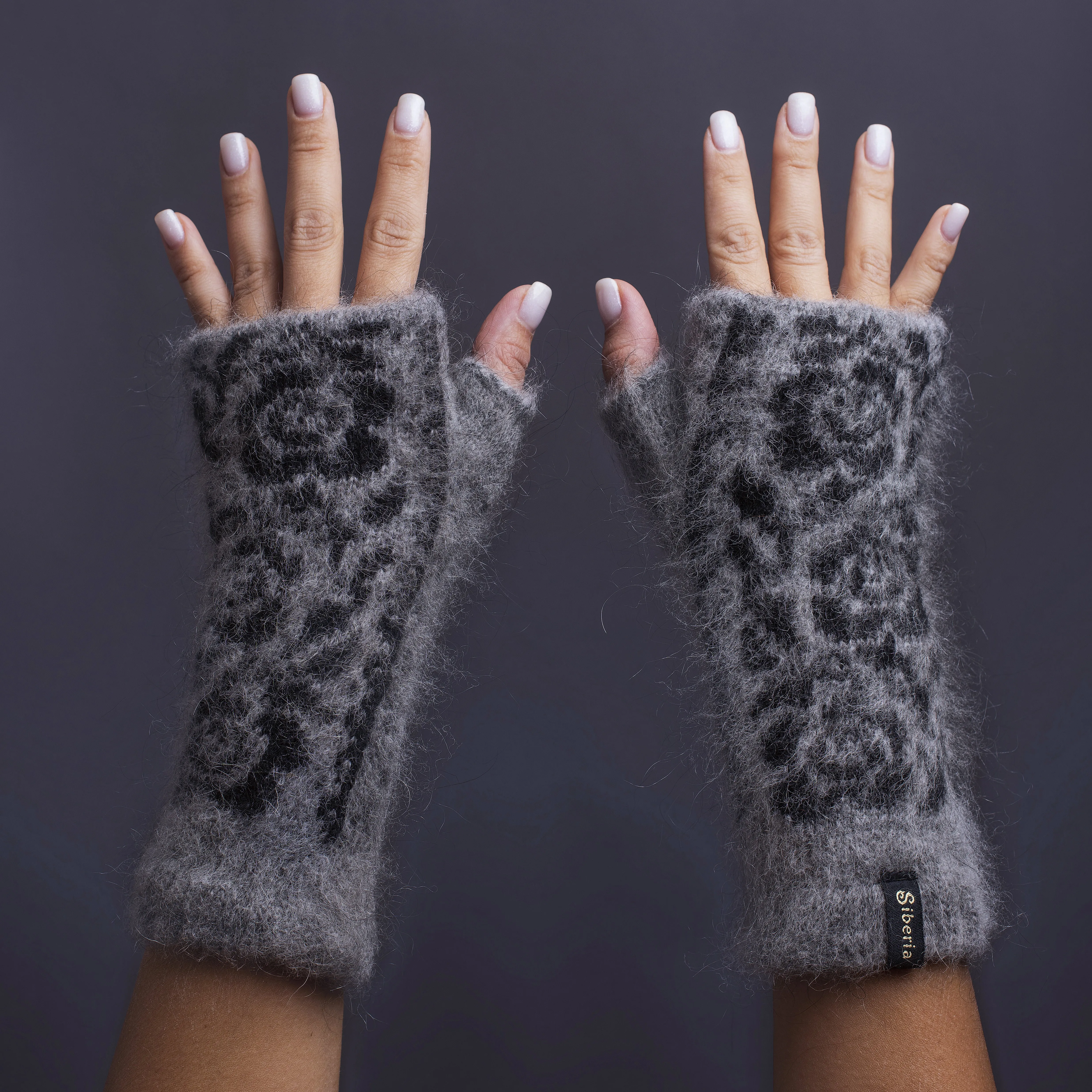 Women's Midnight Bloom Goat Wool Fingerless Gloves